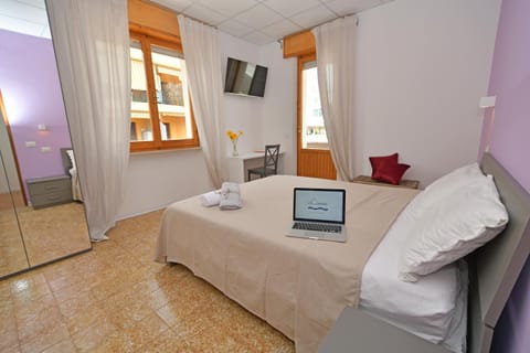 TV and multimedia, Balcony/Terrace, Photo of the whole room, Bedroom, Breakfast