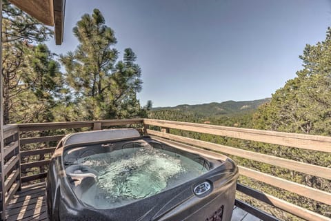 Scenic Ruidoso Abode with Mtn Views, Hot Tub and Deck! House in Ruidoso