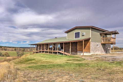 Custom Belle Fourche Cabin Great for Large Groups Casa in Black Hills