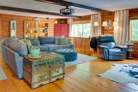 Cabin in Lake Lure Near Chimney Rock and Asheville! Maison in Lake Lure