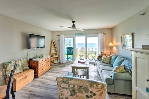 Airy Oceanfront Condo with Beach Views and Pool Access! Condo in North Topsail Beach