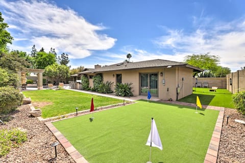 Scottsdale Desert Dream Home with Pool and Grill! Haus in Phoenix