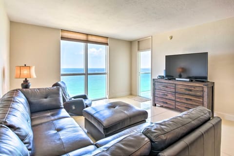 Hollywood Beachfront Condo with Resort Amenities! Apartment in Hollywood Beach