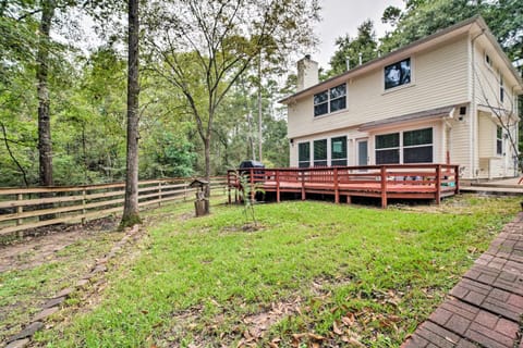 Modern Montgomery Home with Backyard, Deck, and Grill Maison in Conroe