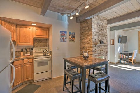 Ski Lovers Studio with Easy Pool and Hot Tub Access! Condominio in Snowmass Village