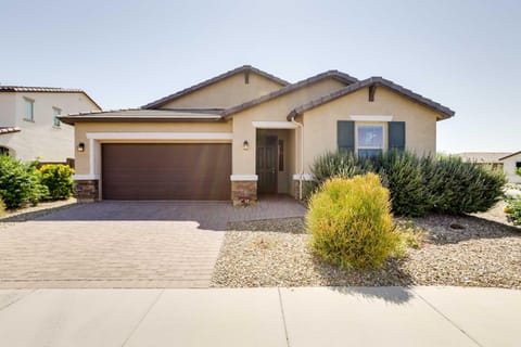 Desert Den with Pool - 3 Miles to Goodyear Ballpark! House in Goodyear