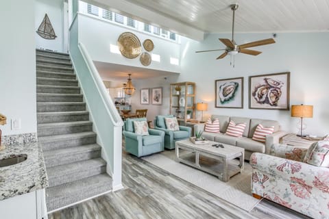 Salt and Light Oceanfront Condo with Pool and Elevator Condo in Ocean Isle Beach
