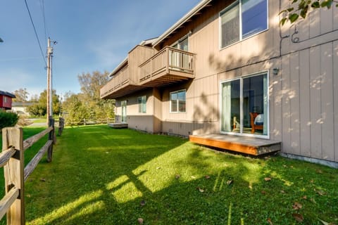 Accommodating Anchorage Abode Less Than 1 Mi to Jewel Lake House in Anchorage