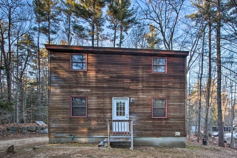 Lakeview Forest Cabin with Deck Less Than half Mile to Beach! Haus in Madison