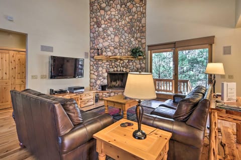 Cozy High Country Log Cabin Hike, Fish, Golf, Ski House in Pinetop-Lakeside