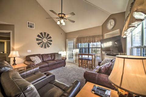 Lakefront Branson Getaway Near Marina and Fishing! Appartement in Branson