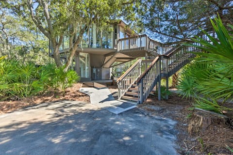 Airy Treehouse with Bikes Walk to Harbour Town! House in Hilton Head Island