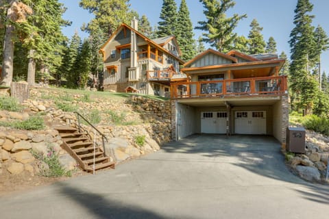 Stunning Luxury Home with Lake Tahoe Views and Hot Tub House in Lake Tahoe