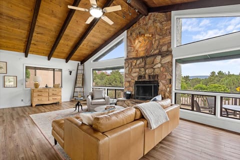West Sedona House with Deck and Views, Mins to Uptown! House in Sedona