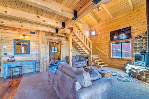 Pet-Friendly Cloudcroft Cabin Walk to Shops and Food! House in Cloudcroft