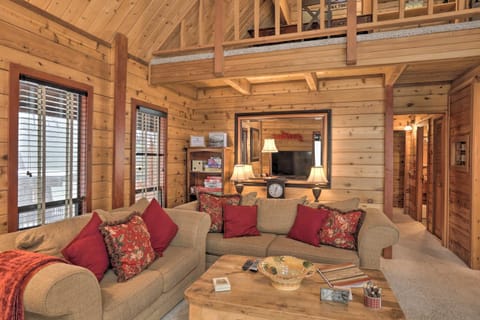 Idyllic Cabin with Shuttle 2 Mi to Northstar Resort House in Northstar Drive