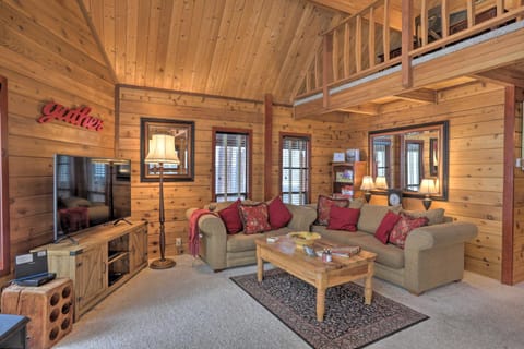 Idyllic Cabin with Shuttle 2 Mi to Northstar Resort House in Northstar Drive