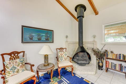 Charming San Antonio Abode about 10 Mi to River Walk! House in San Antonio