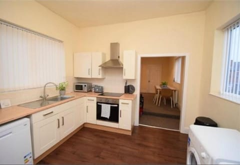 Kitchen or kitchenette, Decorative detail, Dining area
