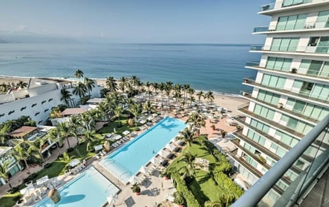 Icon Vallarta- PH rooftop with Jacuzzi! Apartment in Puerto Vallarta