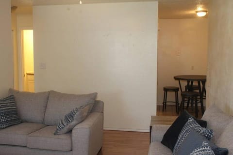 1 bedroom apartment within sight of Fort. Sill Apartment in Lawton