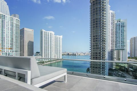 NEW!!! W Brickell Miami- ICON DELUXE LOUNGE with 2 masters Apartment in Brickell