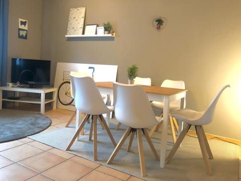 Chicken-Dale INN Appartement incl Netflix Terrasse und optionaler Sauna Condo in Kaiserslautern