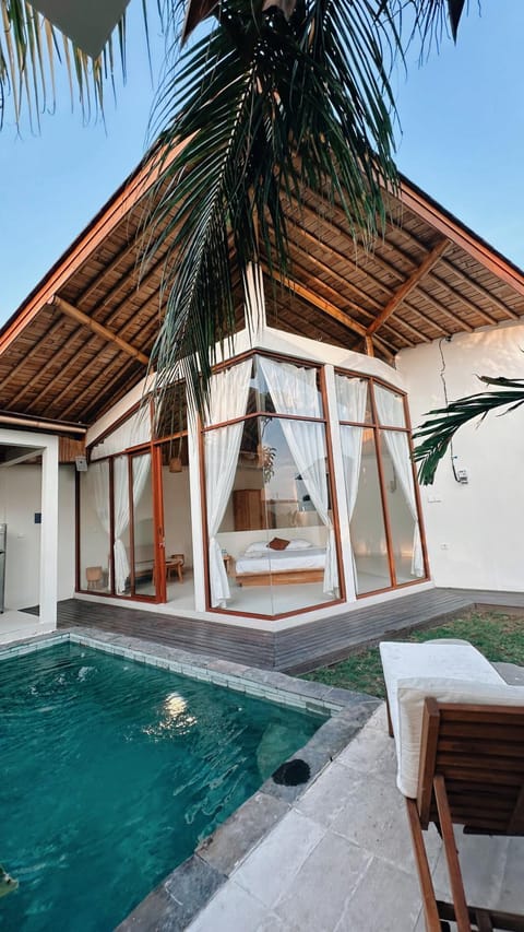 Property building, Pool view