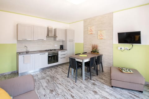 Kitchen or kitchenette, Living room