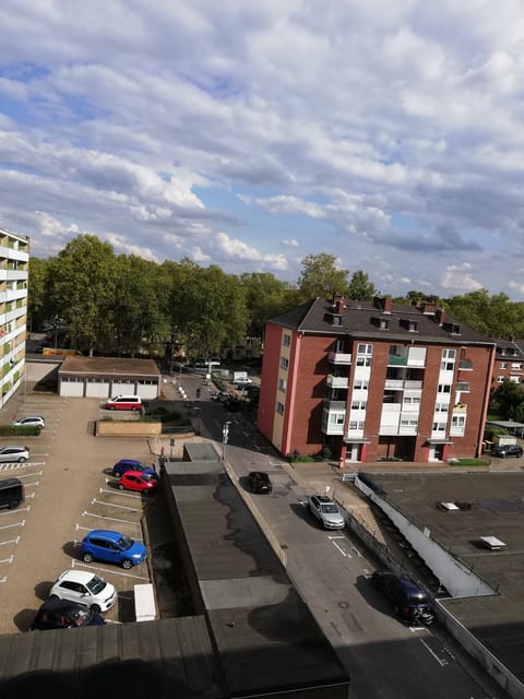 Neighbourhood, Bird's eye view, Street view