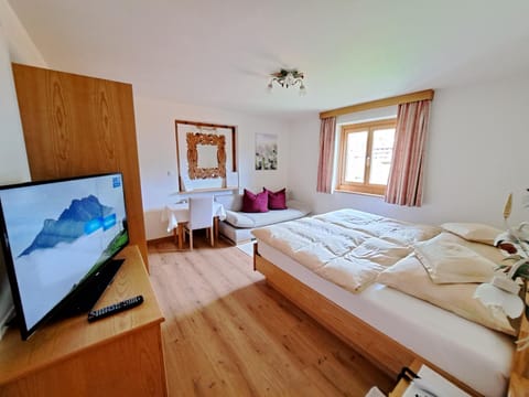 Pension Mallaun Bed and Breakfast in Lech