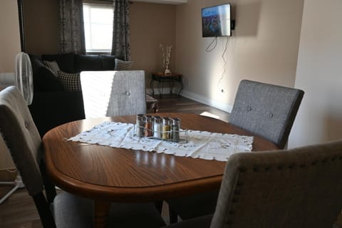 Elgin Suite Apartment in Niagara Falls