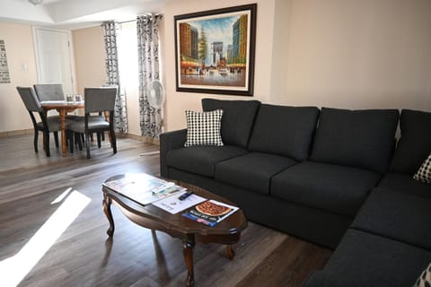 Elgin Suite Apartment in Niagara Falls