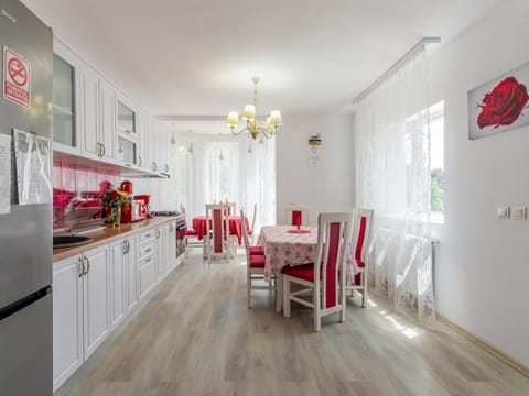 Dining area, Communal kitchen