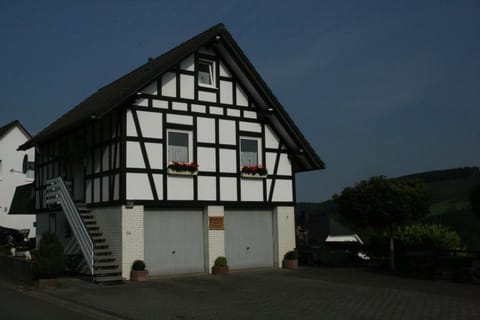 Ferienhaus Zur Ennest House in Winterberg