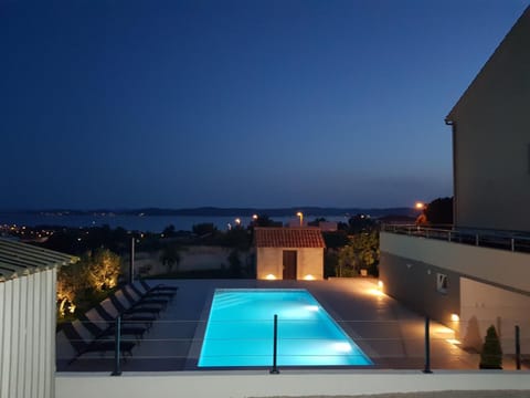 Pool view, Swimming pool