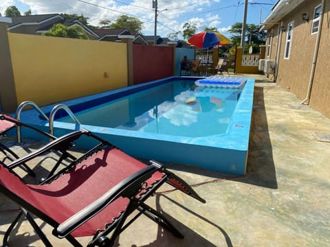PARADISE VILLA ONSITE PRIVATE POOL ONSITE PRIVATE GYm 2 PROPERTIES SLEEP 12 TO BOOK FOR MORE THAN 6 PLEASE CONTACT US Villa in St. Ann Parish