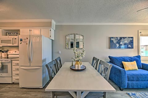 Soothing Oceanview Condo with Direct Beach Access! Copropriété in Atlantic Beach