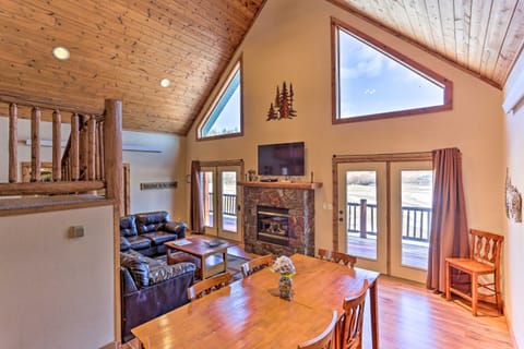 Cabin with On-Site Trails - 15 Miles to Mt Rushmore! House in West Pennington