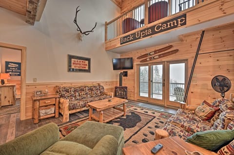 Rustic 3-Story Pittsburg Cabin with Lake and Mtn Views Haus in Pittsburg