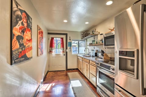 Tucson Casita with Courtyard, Hot Tub and Fire Pits! House in Catalina Foothills