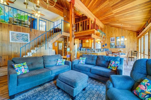 Waterfront Truckee Cabin on Donner Lake! House in Donner Lake