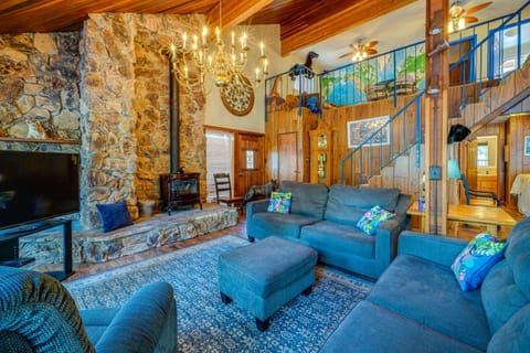 Waterfront Truckee Cabin on Donner Lake! Casa in Donner Lake