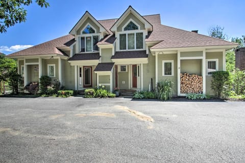 Large Ski-in and Out Black Mtn Home with 2 King Beds! Haus in Jackson