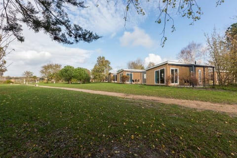 Welcome in - Vakantiepark Fort den Haak Chalet in Vrouwenpolder