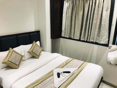 Hotel Flora Suites - Fort Hotel in Mumbai