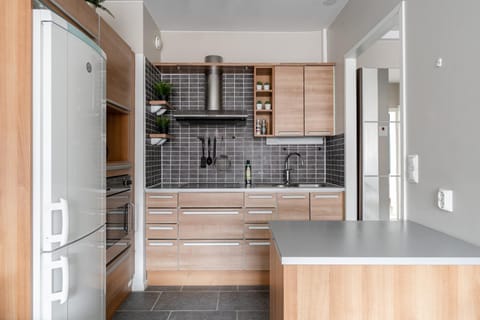 microwave, oven, stove, kitchen