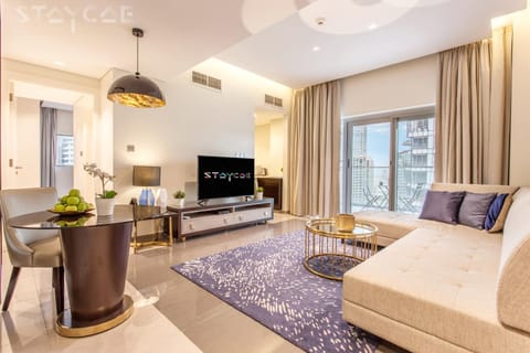 Staycae Holiday Homes - Majestine Condo in Dubai