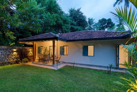 STUTHI VILLA Bed and Breakfast in Ahangama