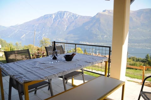 Balcony/Terrace, Lake view